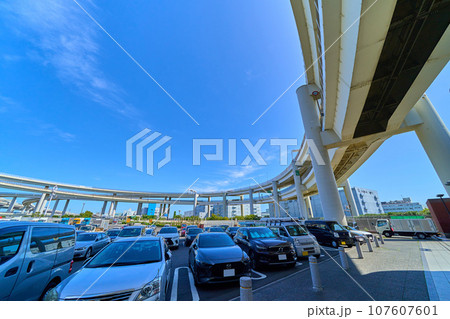 神奈川県横浜市の首都高速道路神奈川5号大黒線の大黒PA 107607601