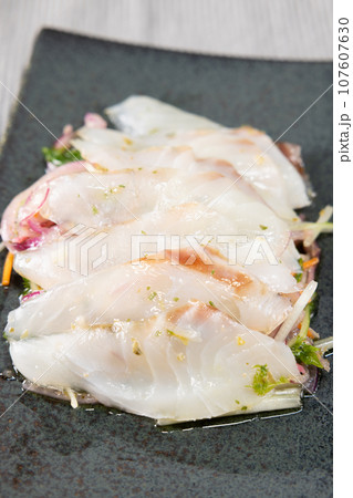 おいしい鯛のカルパッチョ おいしい鯛のカルパッチョ 107607630