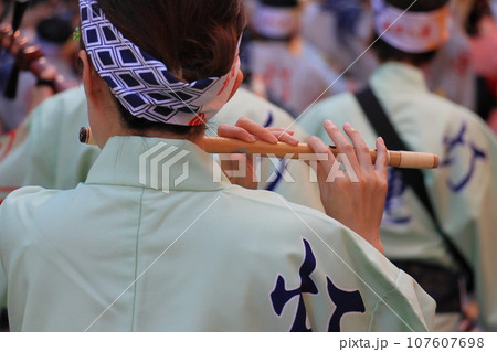 阿波踊りの鳴り物　篠笛　 107607698