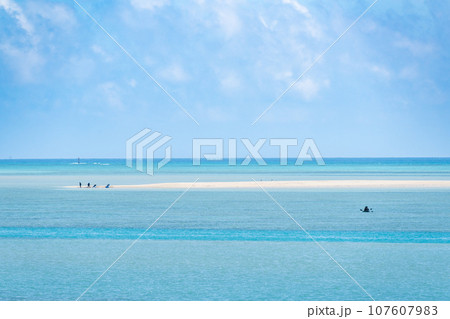 宮古島の幻の島　ユニの浜 107607983