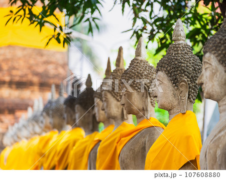 古都アユタヤ　ワット・ヤイ・チャイ・モンコンの石仏 107608880