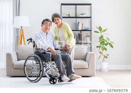 在宅介護 在宅介護 107609379