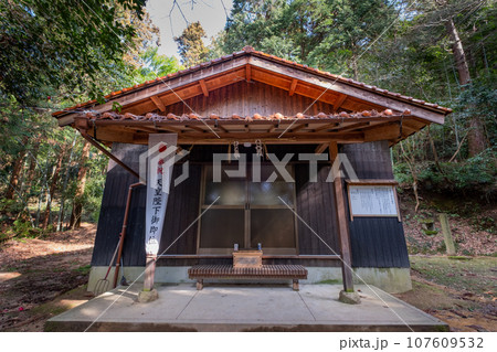 清水川神社　拝殿　鳥取県西伯郡南部町 107609532