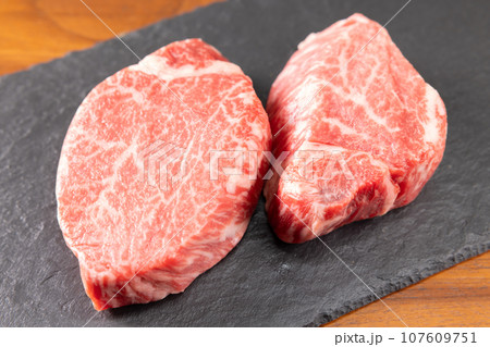 美味しい子牛ヒレ肉ステーキ用 美味しい子牛ヒレ肉ステーキ用 107609751