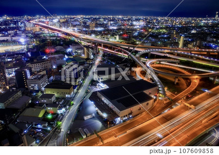 日本夜景遺産、東大阪市役所22階展望ロビーから眺める東大阪ジャンクション 日本夜景遺産、東大阪市役所22階展望ロビーから眺める東大阪ジャンクション 107609858