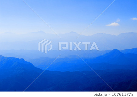 10月の飯綱山と戸隠山　　北信五岳　　信州の山々 107611778