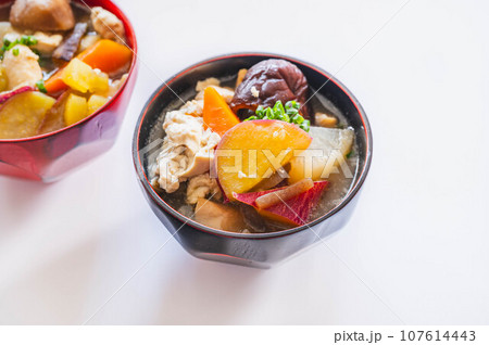根菜たっぷりのけんちん汁 107614443