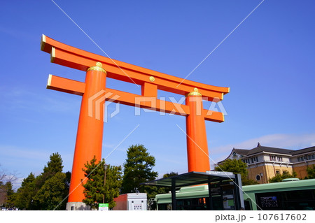 平安神宮大鳥居（京都市左京区） 107617602