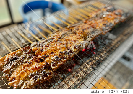 うなぎの炭火焼き うなぎの炭火焼き 107618887