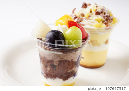 フルーツショコラとモンブランプリン フルーツショコラとモンブランプリン 107627517