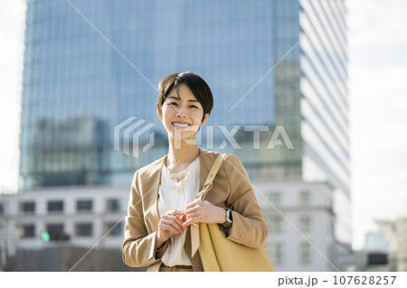 キャリアウーマン 女性 キャリアウーマン 女性 107628257