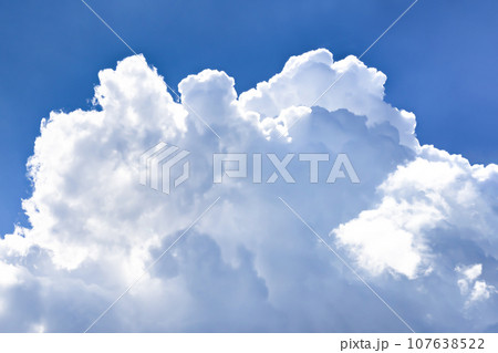 夏の青空と積乱雲 夏の青空と積乱雲 107638522