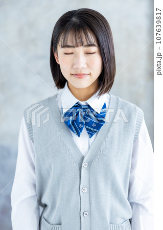 笑顔の女子高生 笑顔の女子高生 107639817