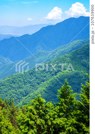 三峯神社　奥宮遙拝殿　見晴台からの風景　秩父市　 107639900