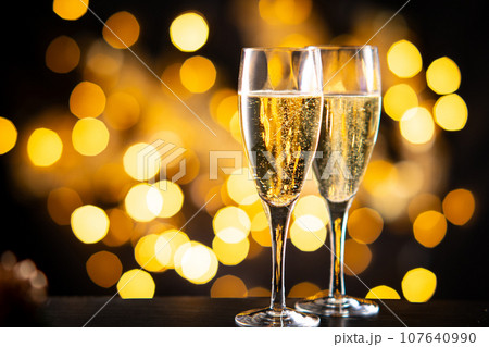 シャンパン～スパークリングワイン 107640990