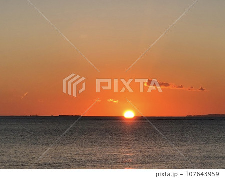 北谷の海の夕暮れ2 北谷の海の夕暮れ2 107643959