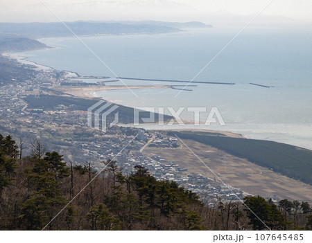 弥彦山より見下ろす野積地区 弥彦山より見下ろす野積地区 107645485