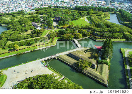 函館市 函館五稜郭タワー 展望階からの函館五稜郭 函館市 函館五稜郭タワー 展望階からの函館五稜郭 107645620