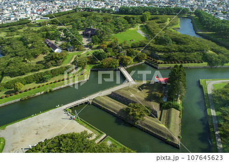 函館市 函館五稜郭タワー 展望階からの函館五稜郭 函館市 函館五稜郭タワー 展望階からの函館五稜郭 107645623
