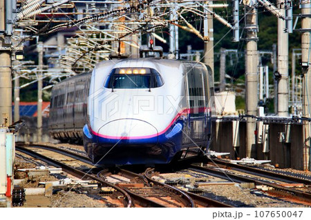 東北新幹線のボトルネック… 福島駅の平面交差を通過するE2系新幹線 東北新幹線のボトルネック… 福島駅の平面交差を通過するE2系新幹線 107650047