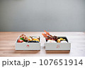 白の重箱に詰めた2人前のシンプルな手作りおせち 白の重箱に詰めた2人前のシンプルな手作りおせち 107651914