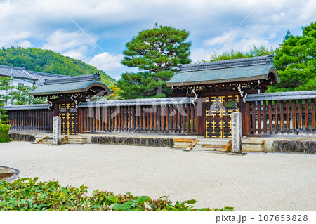 京都市右京区　第八十八代　後嵯峨天皇嵯峨南陵　第九十代　亀山天皇亀山陵 107653828