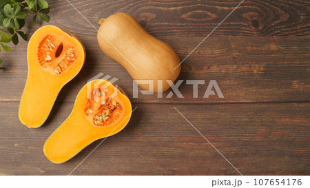 バターナッツかぼちゃ 107654176