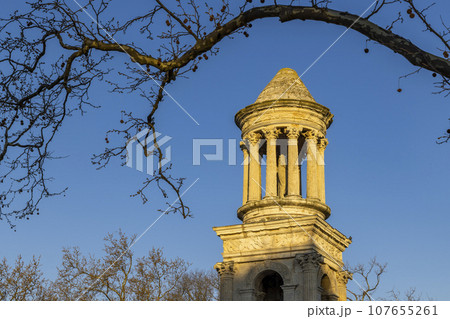 Mausoleum of Glanum, Glanum archaeological site near Saint-Remy-de-Provence, Provence, France Mausoleum of Glanum, Glanum archaeological site near Saint-Remy-de-Provence, Provence, France 107655261