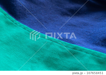 ミシンがけした縫い目 107658451