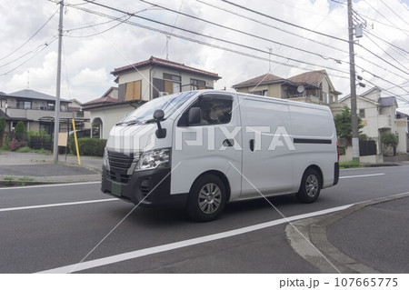 ワゴン車　パネルバン 107665775