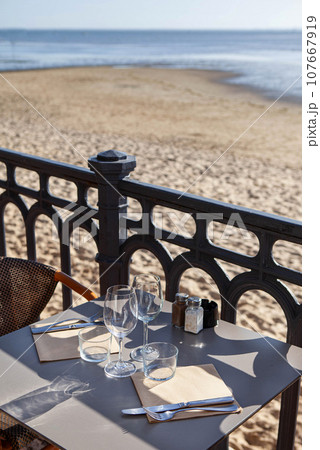 Before lunch by the sea near Arcachon 107667919