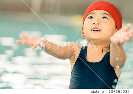 幼児向けのスイミングスクール 107669035