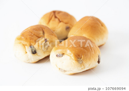 レーズンロール 白バック レーズンロール 白バック 107669094