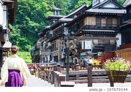 夏の銀山温泉 107670144