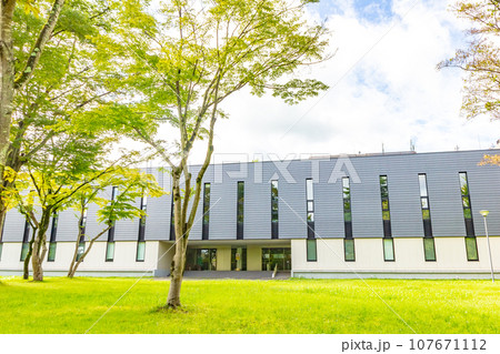 東北大学 文科系総合講義棟 (川内キャンパス) 東北大学 文科系総合講義棟 (川内キャンパス) 107671112