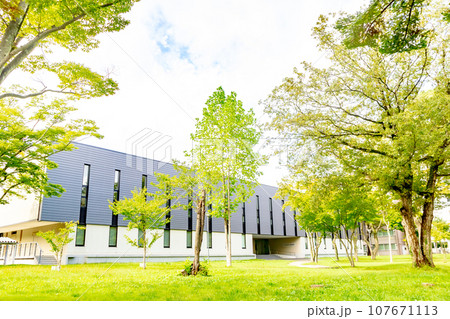 東北大学　文科系総合講義棟　(川内キャンパス) 107671113