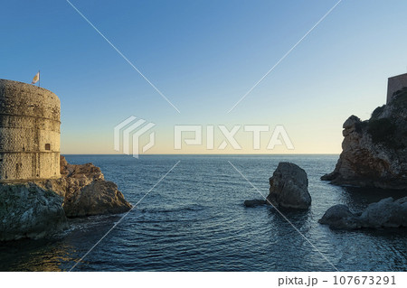 クロアチア・ドブロブニクの要塞とアドリア海 / Dubrovnik, Croatia 107673291