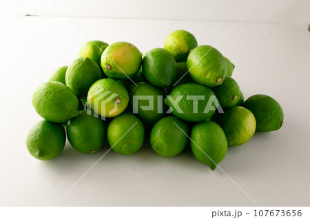 グリーンレモン(ユーレカ種) グリーンレモン(ユーレカ種) 107673656