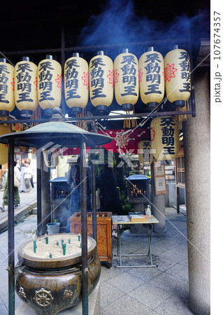 法善寺横丁の風景 107674357