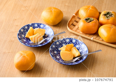 奈良県産 種無し柿(利根早生) 奈良県産 種無し柿(利根早生) 107674791