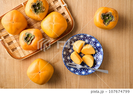 奈良県産　種無し柿(利根早生） 107674799