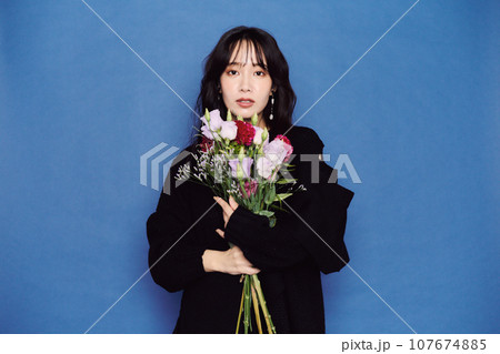 秋服ファッションポートレート 107674885