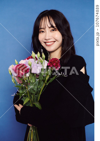 秋服ファッションポートレート 107674889