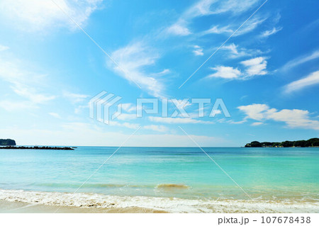 千葉県 勝浦の青空と海 千葉県 勝浦の青空と海 107678438