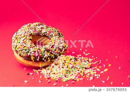 ドーナツ チョコスプレー ドーナツ チョコスプレー 107679893