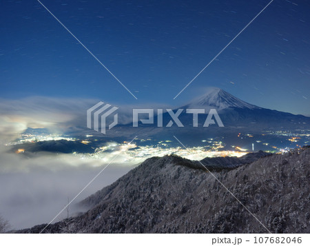 山梨_霧氷と夜焼けの絶景富士山夜景 107682046