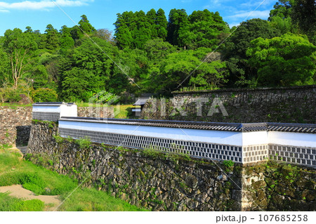 【熊本県】晴天の人吉城の水ノ手門跡 【熊本県】晴天の人吉城の水ノ手門跡 107685258