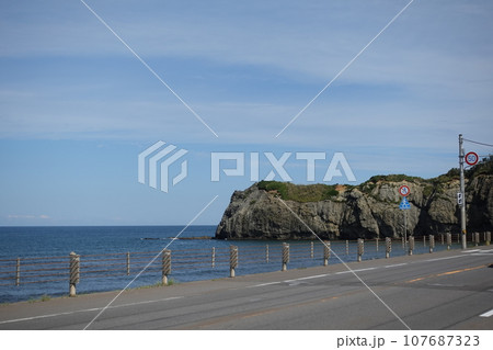 北海道余市町栄町 フゴッペ(畚部)岬と海水浴場 北海道余市町栄町 フゴッペ(畚部)岬と海水浴場 107687323
