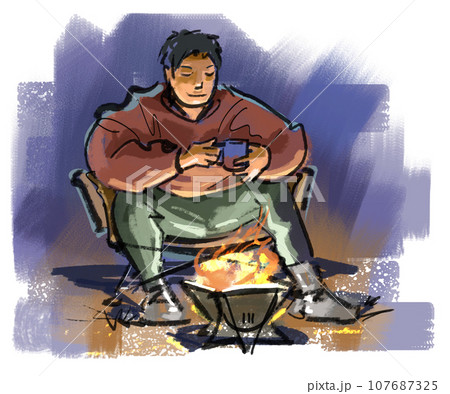 夜のソロキャンプでコーヒーを飲む 107687325