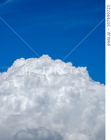 猛暑の夏_入道雲のイメージ 猛暑の夏_入道雲のイメージ 107690725
